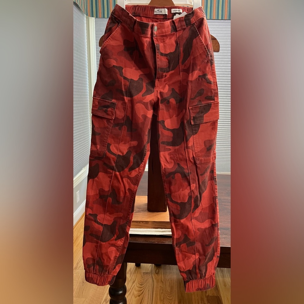 Hollister, red camo, cargo pants